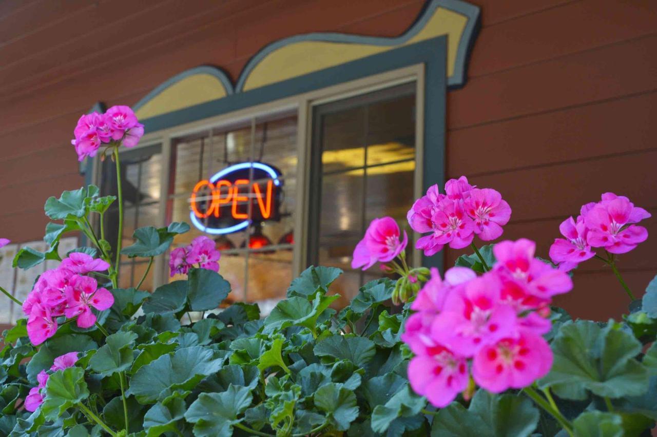 Strawberry Inn Exterior photo